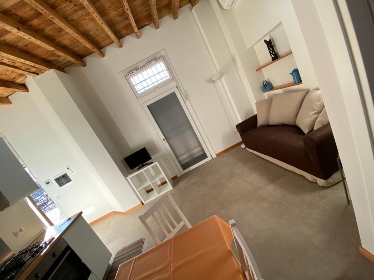 Novi Homes ミラノ エクステリア 写真